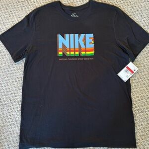 NIKE - MENS T-SHIRT